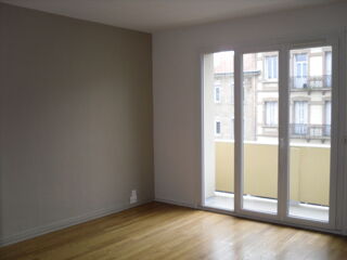 Appartement à louer 2 pièces 56 m²