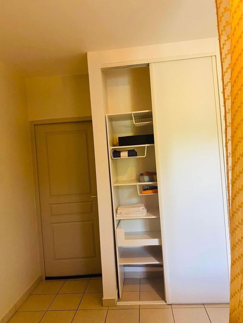 Location Appartement Studio meublé avec balcon, Cayenne, proche université Cayenne