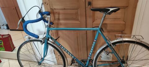 Rare Un v�lo de course YCENNA cadre acier bleu 57 cm. Tr�s b Annecy (74)