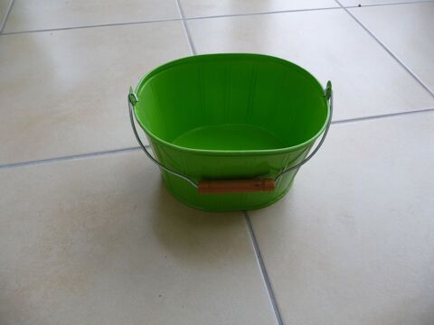 Joli panier ou seau forme ovale m�tal laqu� vert - Neuf 12 Celles-sur-Belle (79)