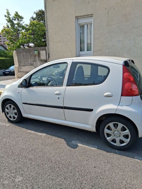 Peugeot 107 1.0e 12V 68ch BLUE LION Urban