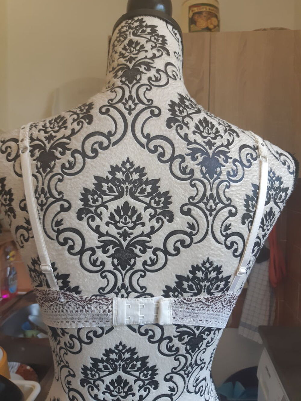  soutien gorge marron a motifs et sequins, ETAM T 90C Vêtements