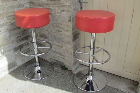 2 tabourets de bar pivotants, de style américain 220 Castres (81)