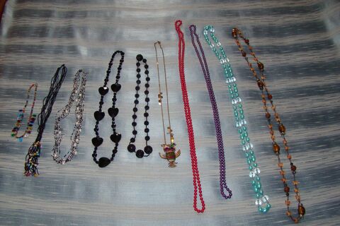 Lot de 10 colliers / sautoirs fantaisie 20 Gargenville (78)