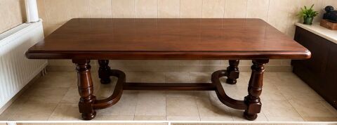 Table à manger en bois massif et 6 chaises assorties 330 Drancy (93)