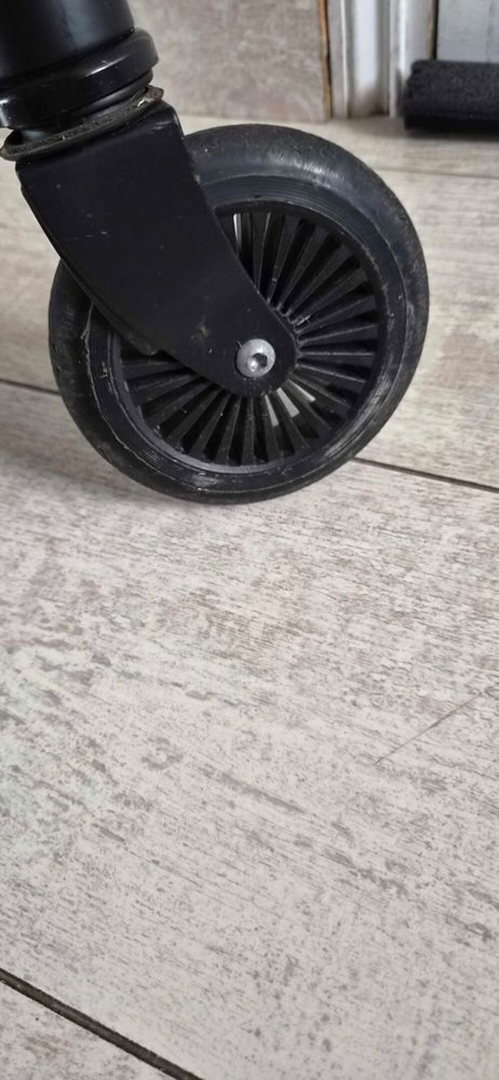 Trottinette &eacute;lectrique E-120 Fluxx €" Id&eacute;al pour d&eacute;buter (d&egrave;s 6 ans) Jeux / jouets