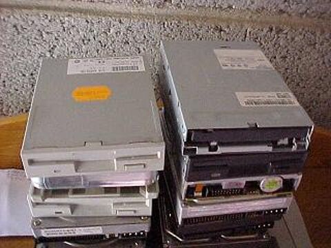 LECTEUR DISQUETTE PC  INTERNE  1.44MO     HD 15 Lampertheim (67)