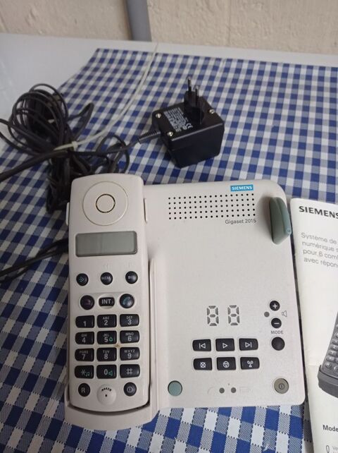 Téléphone répondeur 19 Erquery (60)