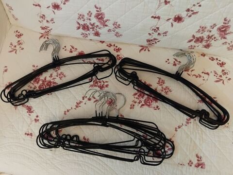 Lot de 30 cintres pour dressing 2 Scy-Chazelles (57)