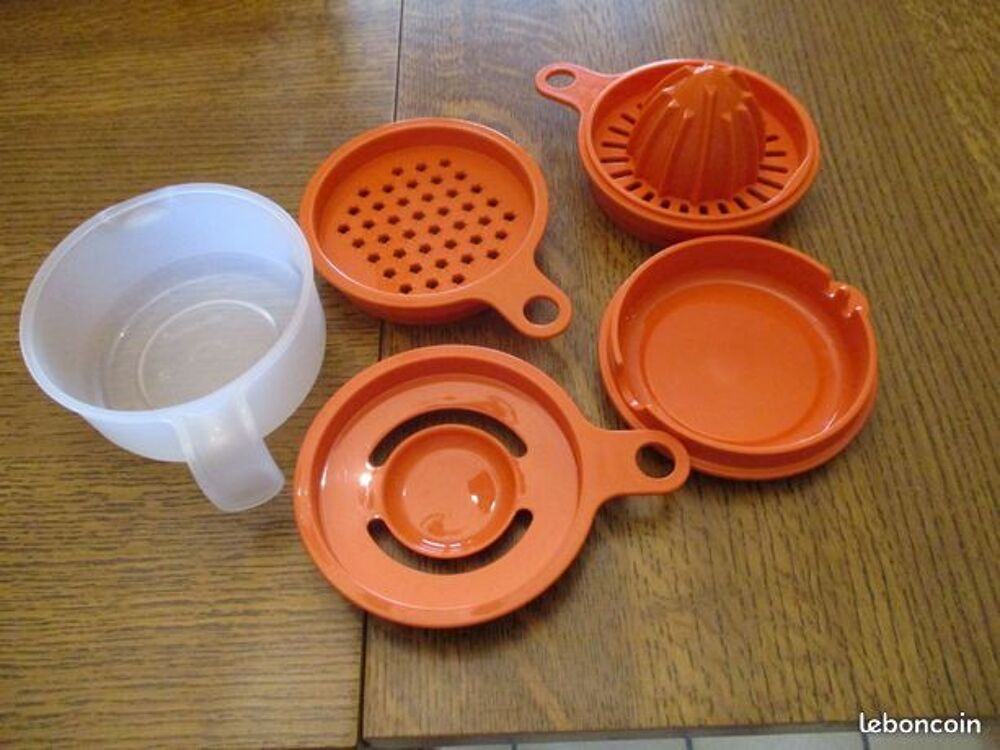 Set &agrave; p&acirc;tisserie neuf tupperware neuf et autres
Décoration