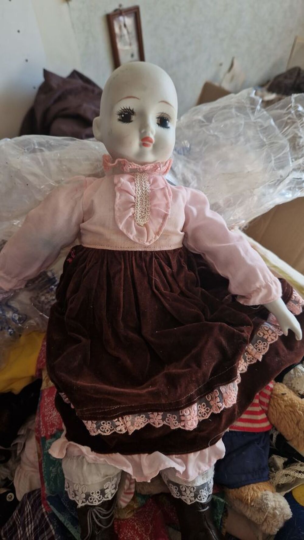 Poupee t&ecirc;te porcelaine 