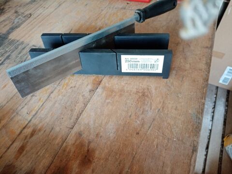 Bote  onglets avec scie de prcision
Marque BGS 8 Draguignan (83)