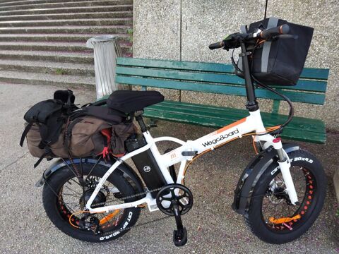 un mini vélo électrique wegoboard peu servi 750 Cannes (06)