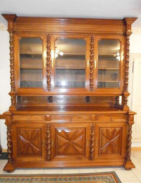 Grand et beau buffet deux corps ancien torsadé en noyer 1800 Argenton-sur-Creuse (36)
