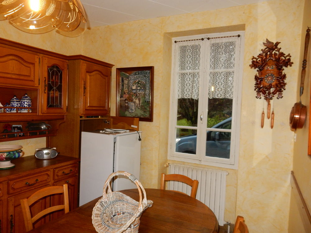 Vente Ferme Btisse en Pierre de type 7 de 250mhab + dpendance (90m) sur 1682m de terrain Valserhne