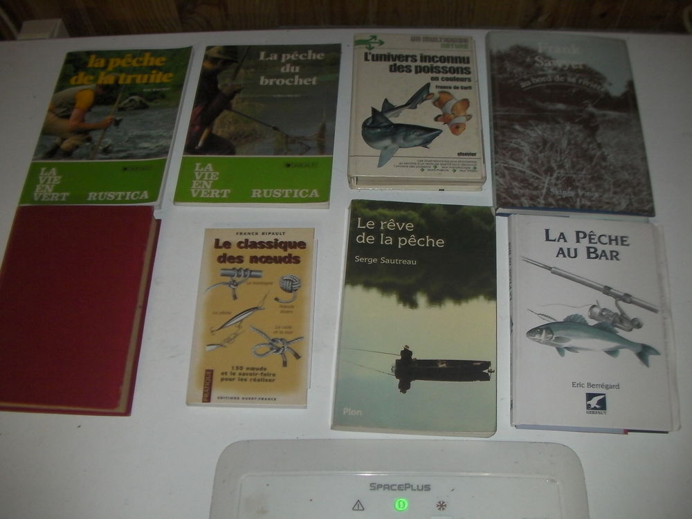 8 livres de p&ecirc;che N&deg; 173 &agrave; 180 Livres et BD