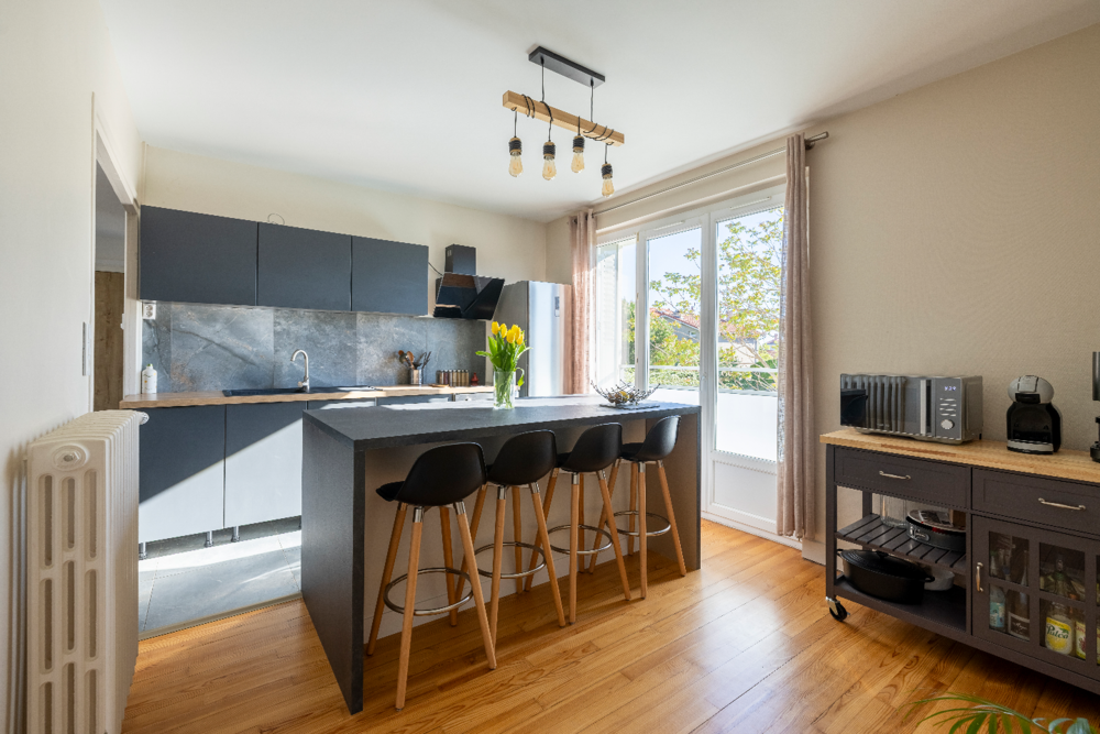Vente Appartement Appartement T5 de 87 m2 - 3 chambres + cave - Lumineux Clermont-ferrand