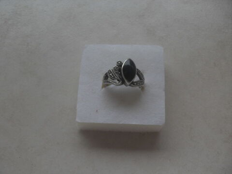 Bague en argent avec pierre 25 Saint-Germain-au-Mont-d'Or (69)