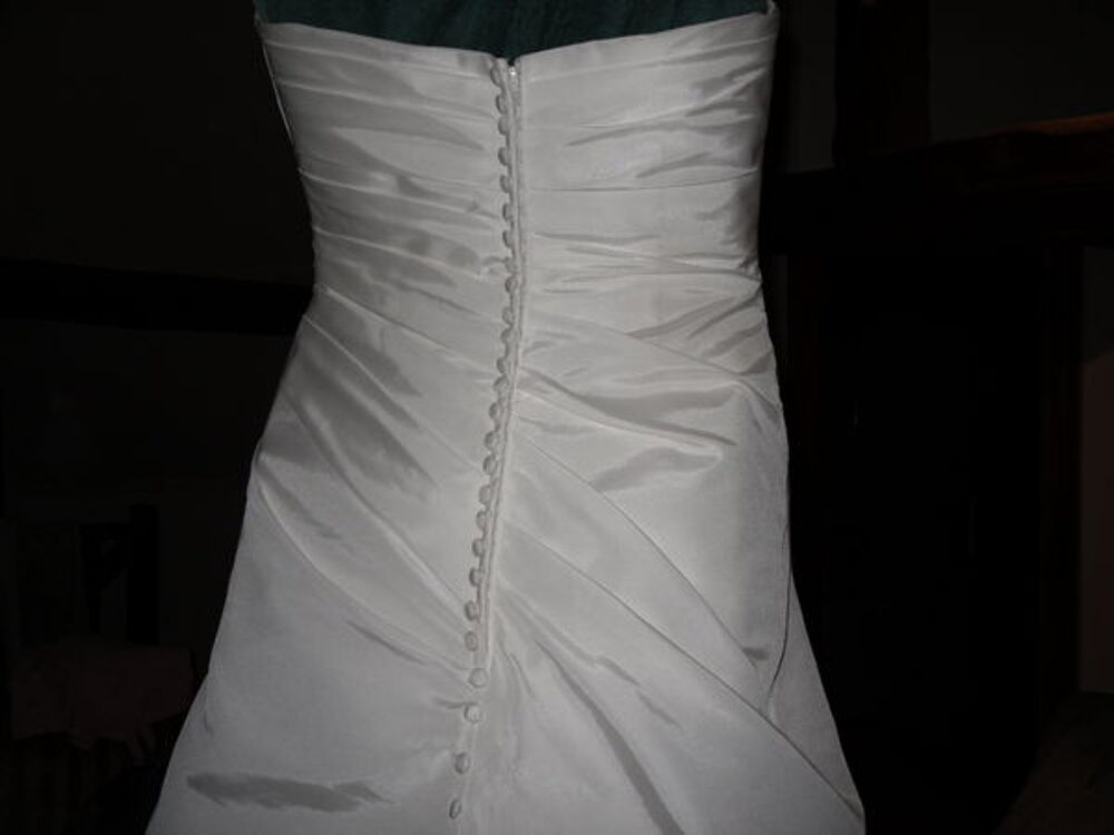 Robe de mari&eacute;e Vêtements