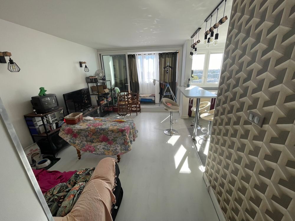 Vente Appartement Appartement T4, rénové 77 m² 12e étage au centre de Merignac Mérignac
