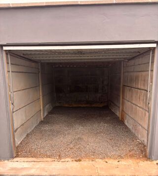  Parking / Garage à louer 15 m² Lille