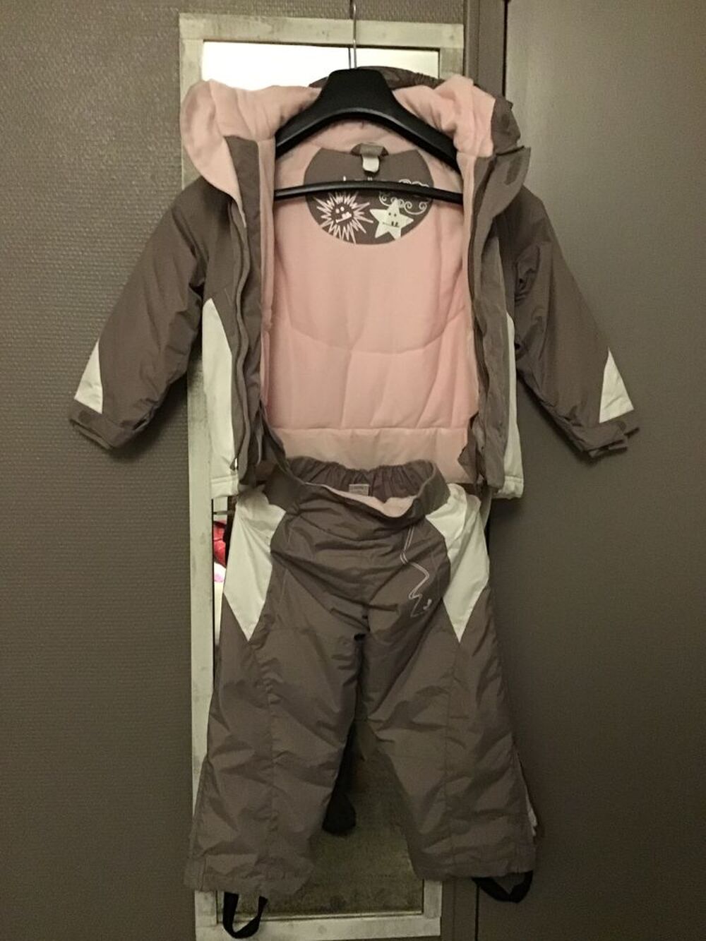 combinaison fille pour hiver ski ou luge tr&egrave;s bon &eacute;tat Vêtements enfants