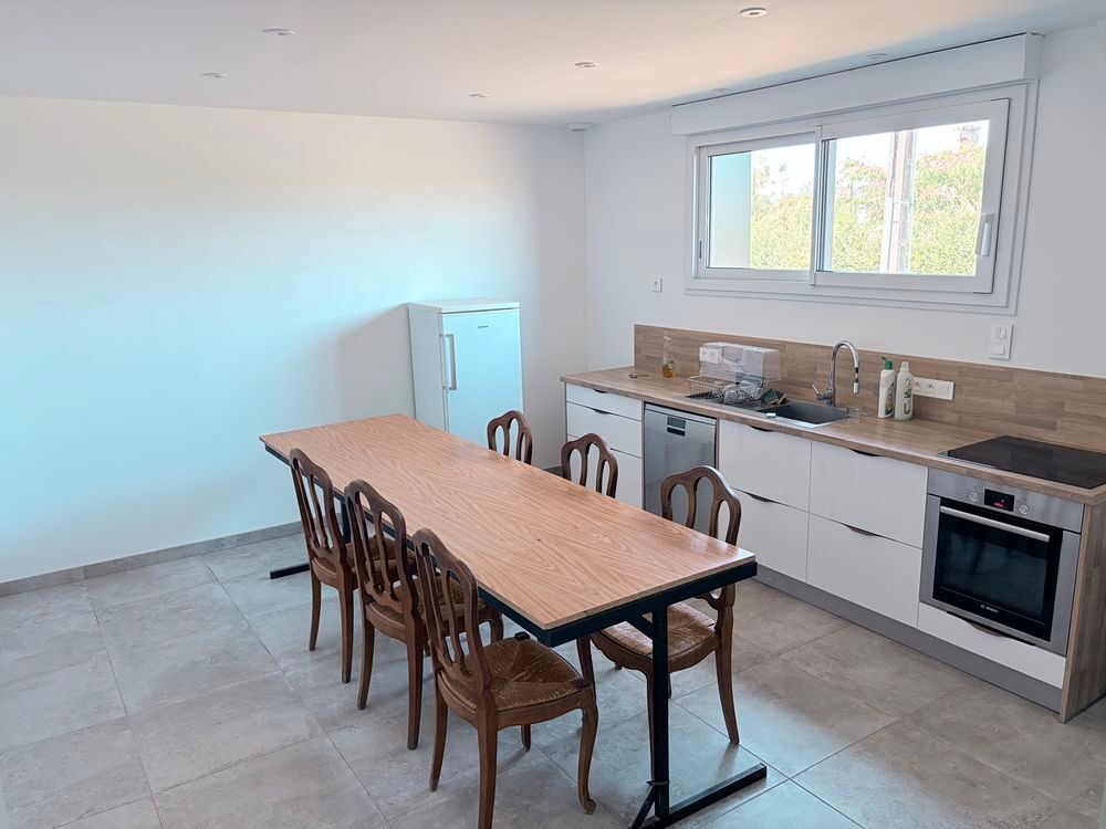 Location Atelier BATIMENT 350 m² SUR TERRAIN clôturé 1200 m² Billé