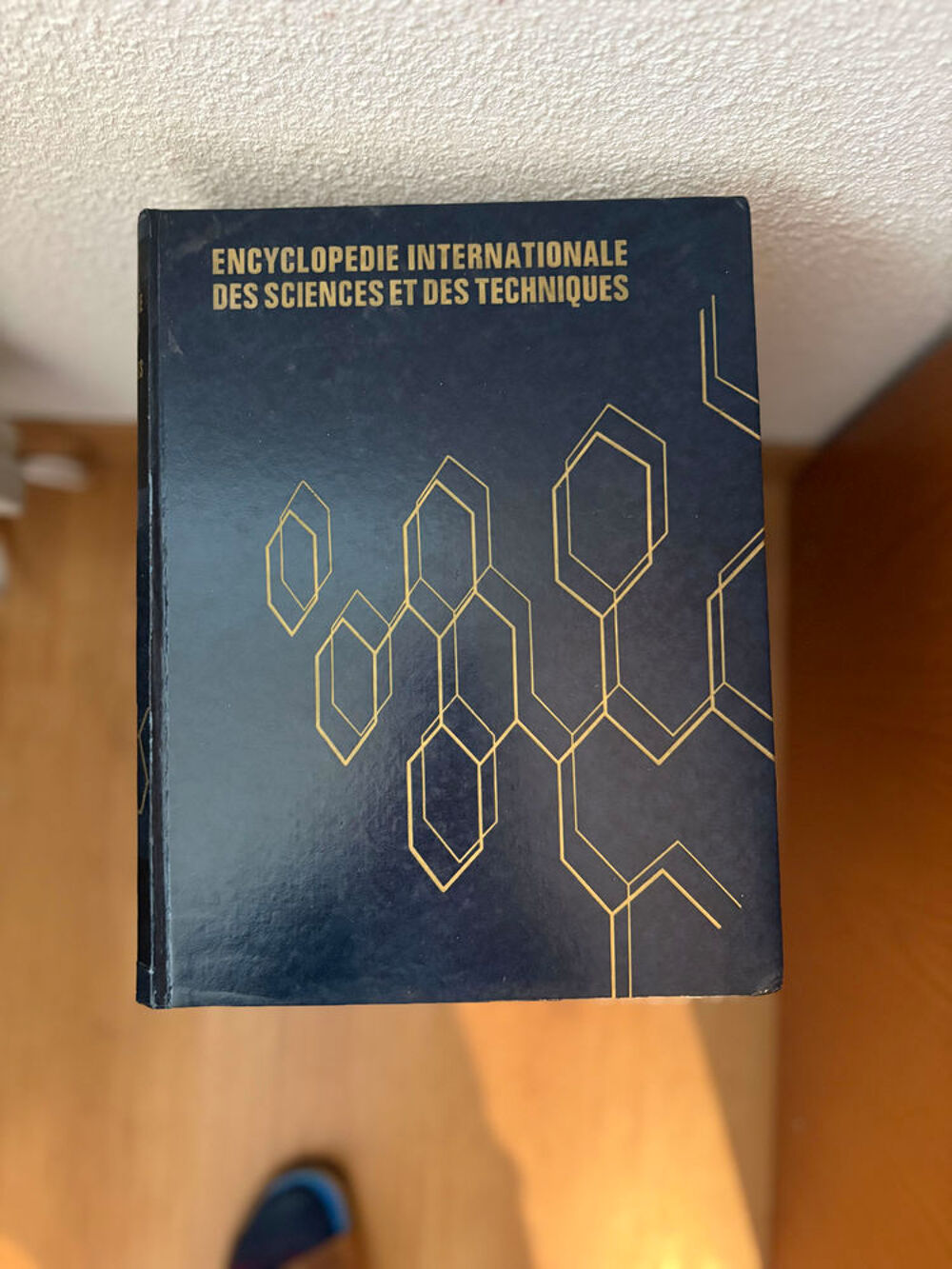 Encyclop&eacute;die internationale des sciences et des techniques. Livres et BD