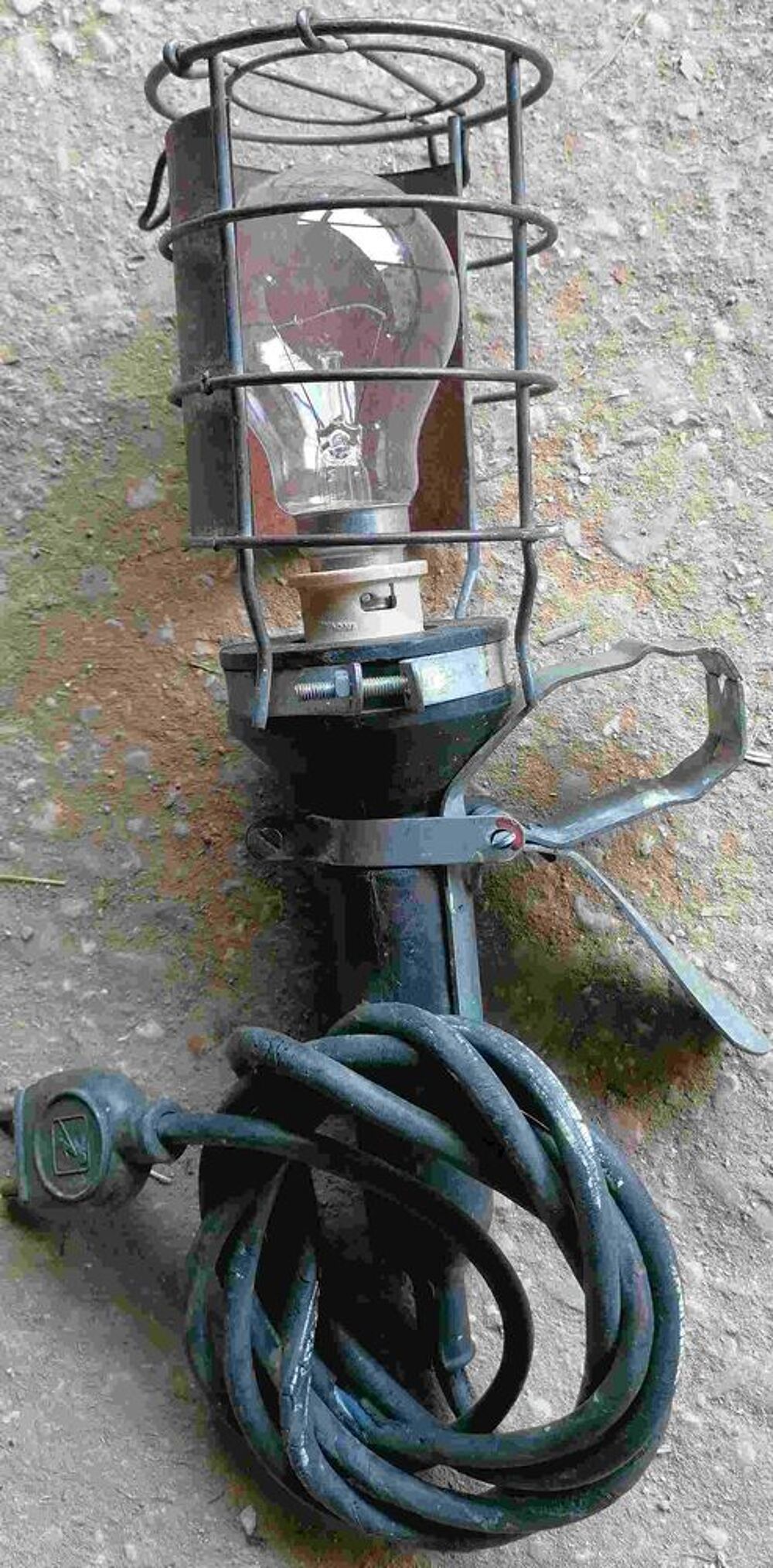 Vintage. Baladeuse des ann&eacute;es 60 compl&egrave;te.D&eacute;co loft .Atelier Décoration