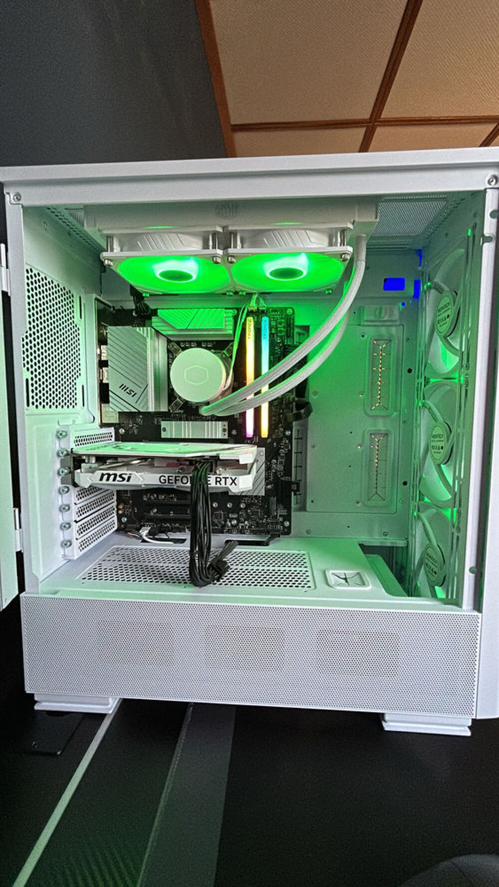 SETUP GAMING COMPLET RTX 4060 + i5-14400F + 32 Go RAM + ECRAN 240Hz NEGOCIABLE Matériel informatique
