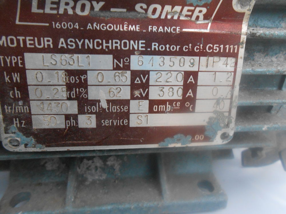 Moteur r&eacute;ducteur tri 380 Bricolage