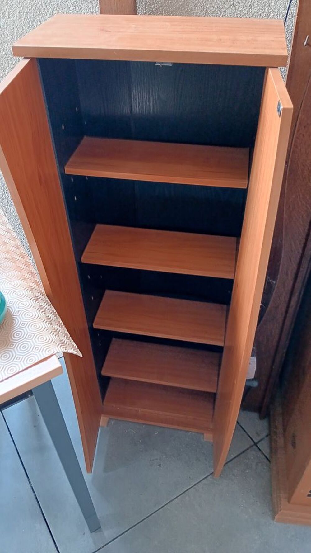 Meuble deux portes 
etageres modulables interieures Meubles