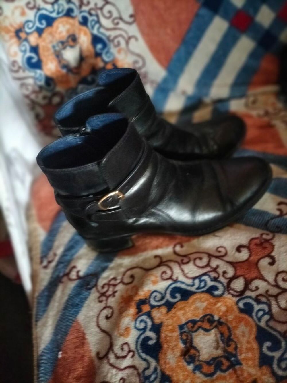 Boots cuir pointure 37 tr&egrave;s bon &eacute;tat Chaussures