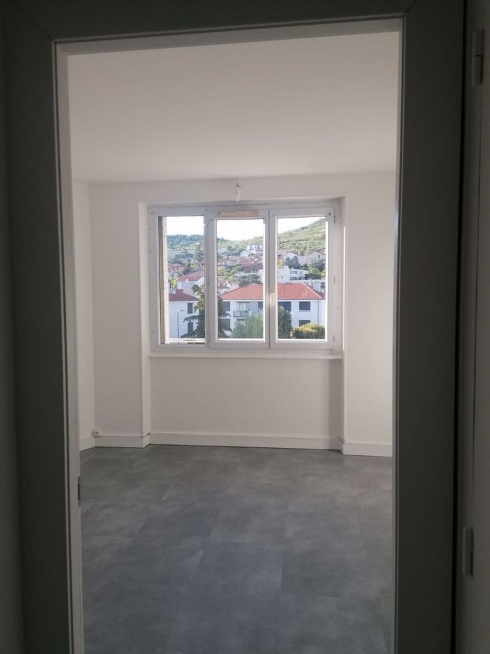 Vente Appartement APPARTEMENT F3 49M2 CLERMONT-FERRAND GLACIERE CHANTERANNE Clermont-ferrand
