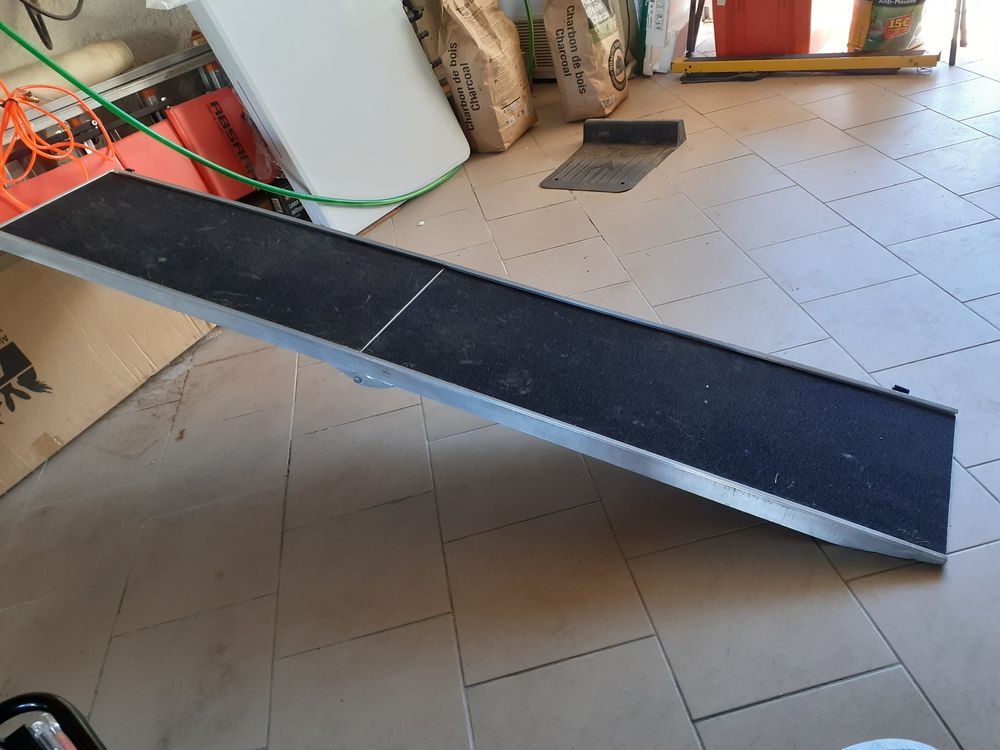 rampe de mont&eacute;e pour chien Meubles