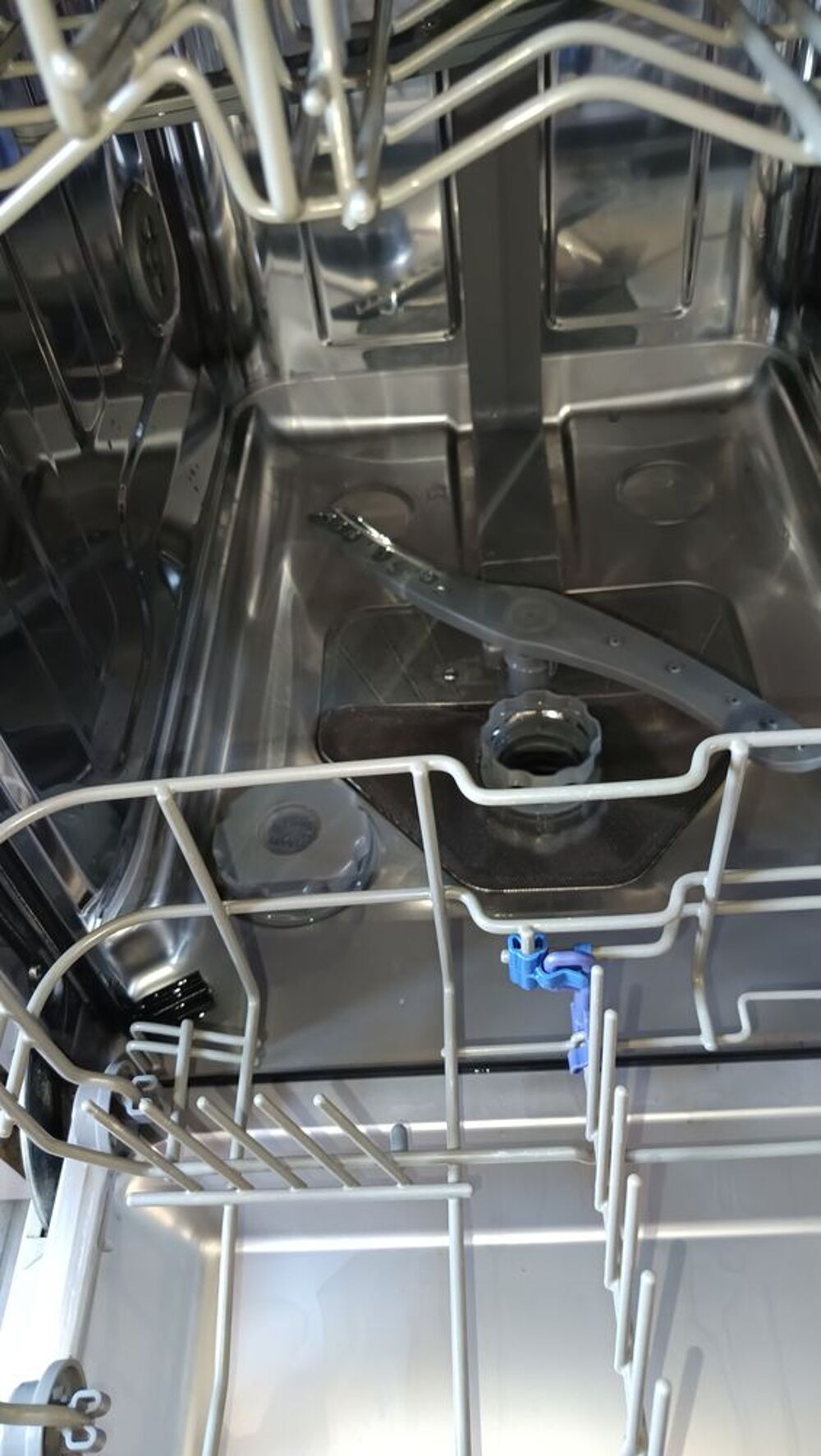 Lave-vaisselle Valberg 45 cm ? Tr&egrave;s bon &eacute;tat
Electroménager