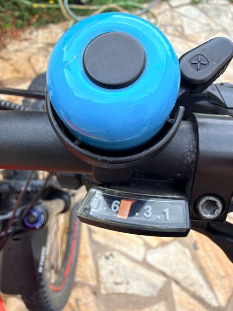 VTT électrique E-Vision 27,5  €  Vélo électrique €  Taille M €  RockShox Voisins-le-Bretonneux (78)
