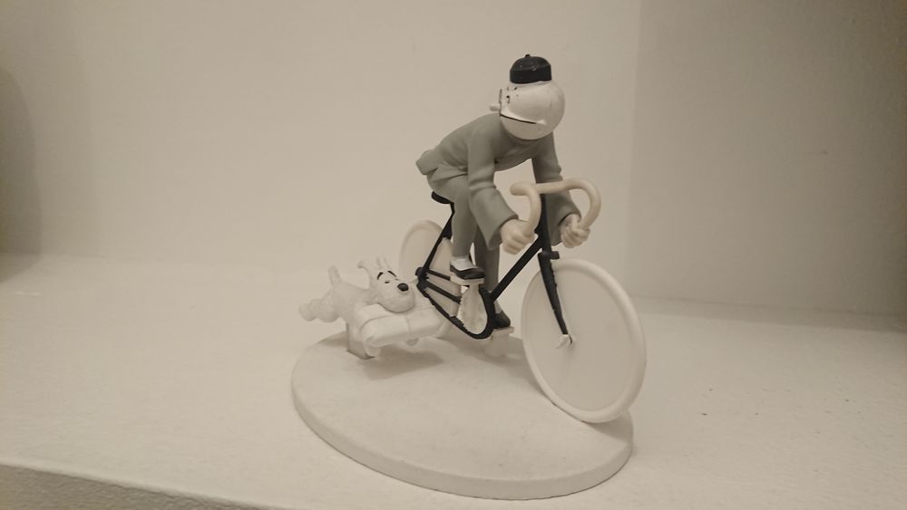 Figurine tintin hors serie avec livret et certificat 