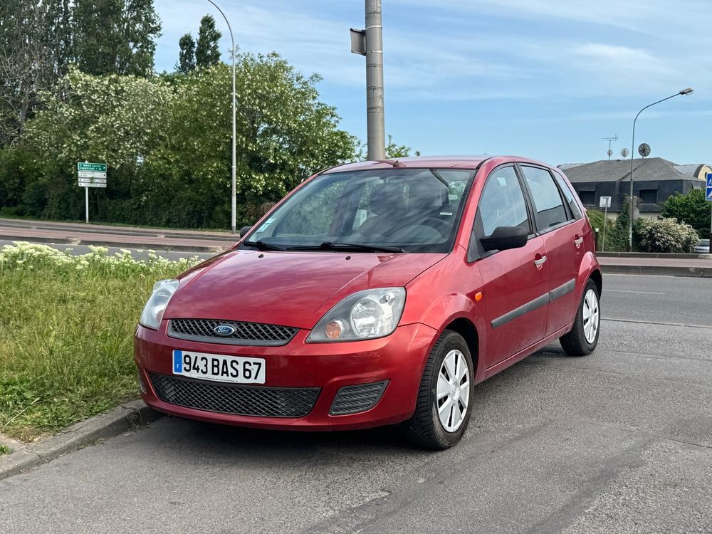 Fiesta 1.4i Ghia 2008 occasion 94000 Cr&eacute;teil