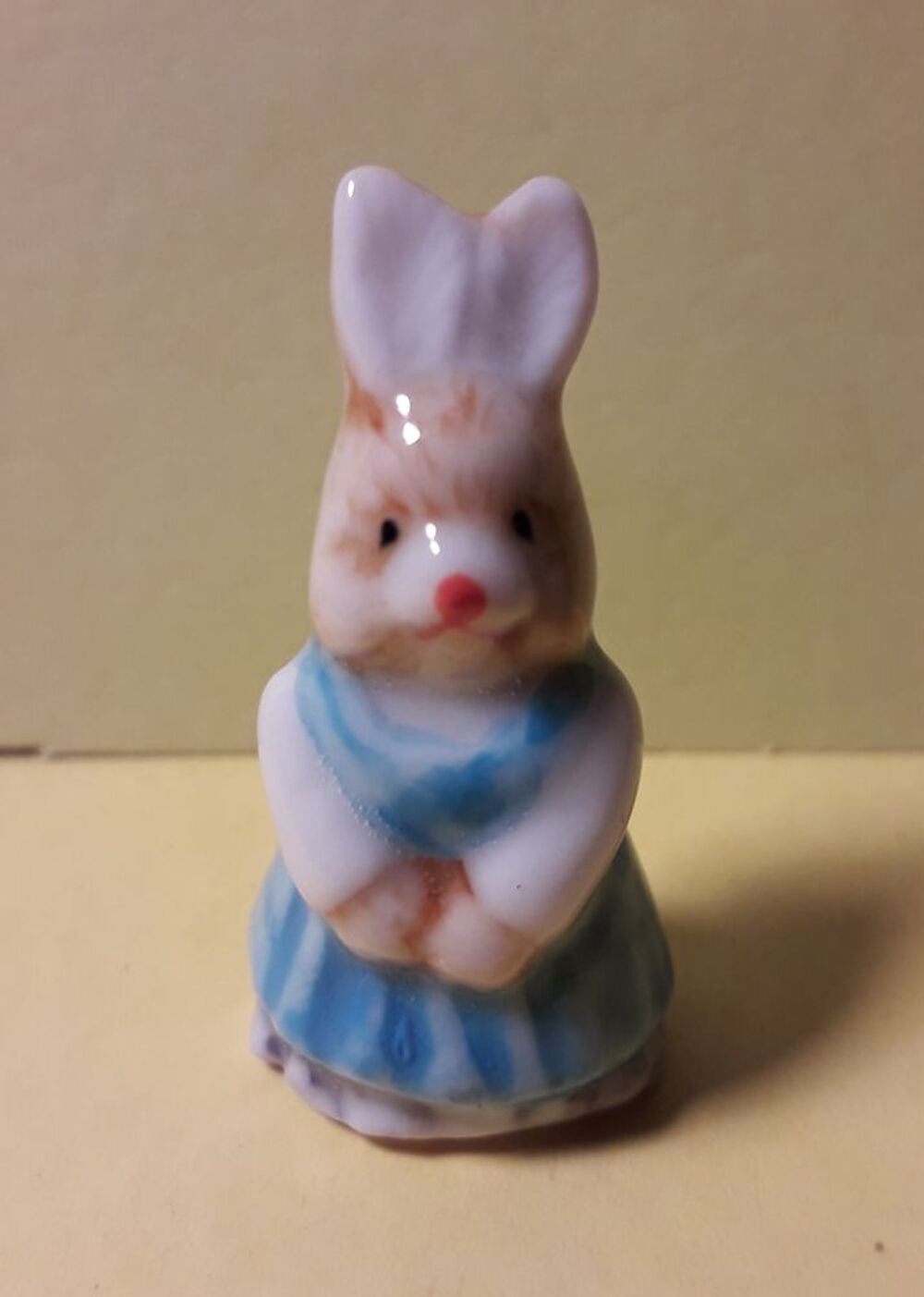 Vintage : lot de 2 f&egrave;ves : th&egrave;me lapin 