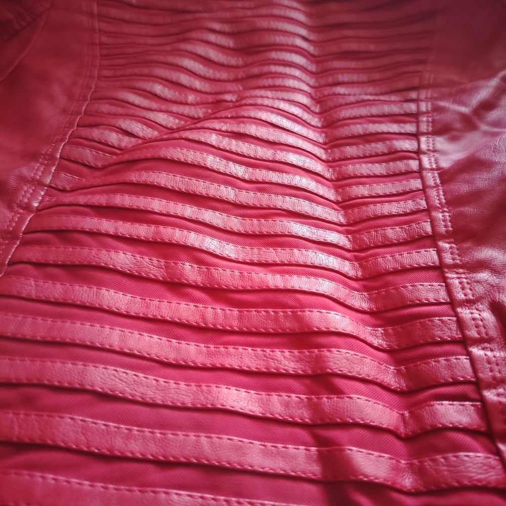Blouson neuf mati&egrave;re polyester Vêtements