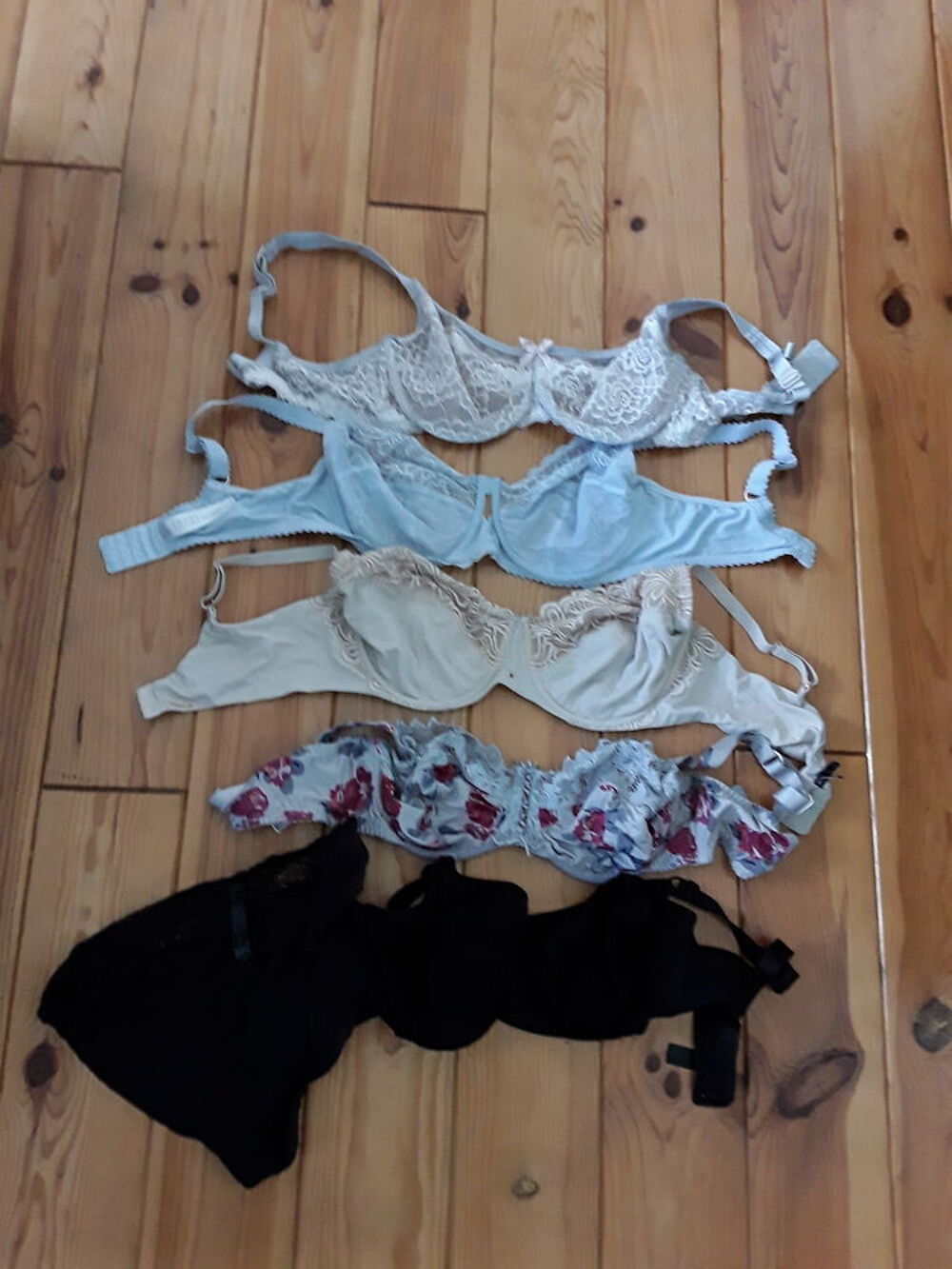 Soutien gorge 110e et cullotte shorty string t42 Vêtements