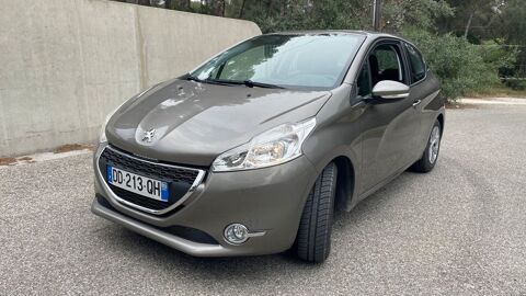 Peugeot 208 1.2 VTi 82ch BVM5 Active 2014 occasion Cassis 13260