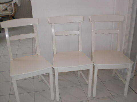 lot de 3 chaises blanche 40 Nevers (58)
