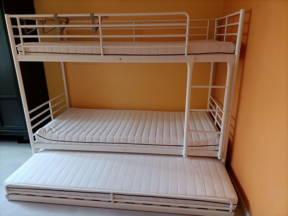 3 Lits superpos&eacute;s accompagn&eacute;s des 3 matelas Meubles