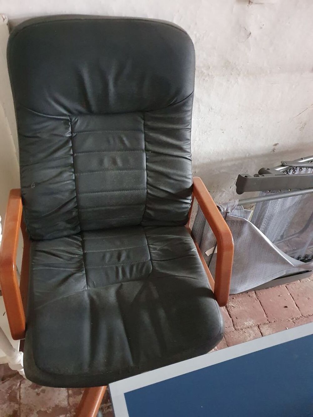armoire merisier + fauteuil bureau Meubles
