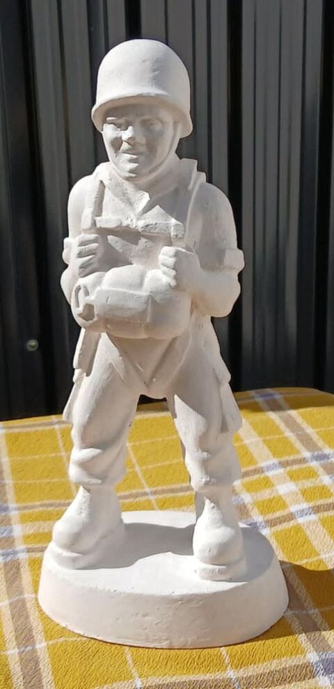 Objet d�coratif : Soldat Inconnu R�alis�e en Pl�tre de 29 cm 8 La Fert�-Alais (91)