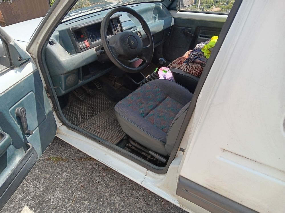 Express Break 1.9 D RT 1996 occasion 06700 Saint-Laurent-du-Var