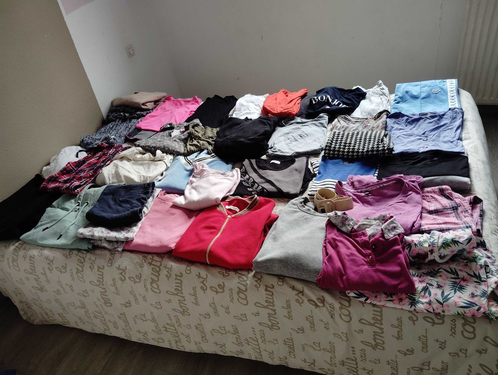 &eacute;norme lot de v&ecirc;tements femme taille 38 Vêtements