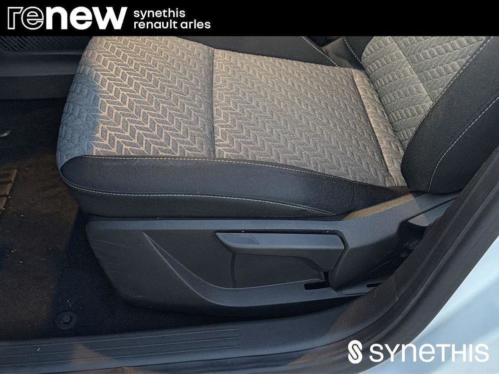 Clio IV CLIO SOCIETE E-TECH FULL HYBRID 145 EVOLUTION REVERSIBLE 2023 occasion 13200 Arles